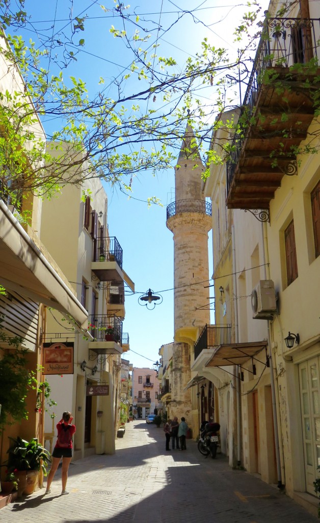 Un minareto tra i vicoli della vecchia Chania