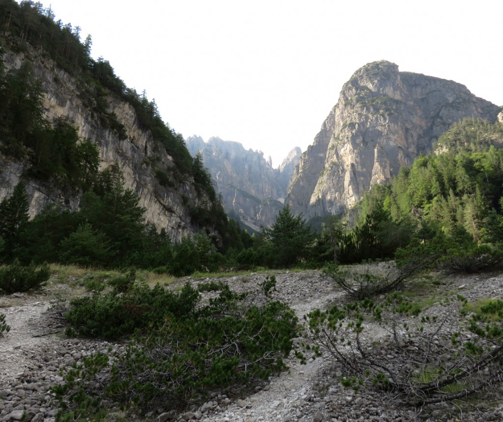 Luca Vivan, eco blogger, Dolomiti, Friuli, Pordenone, Val Cimoliana, Parco Dolomiti Friulane, rocce dolomitiche