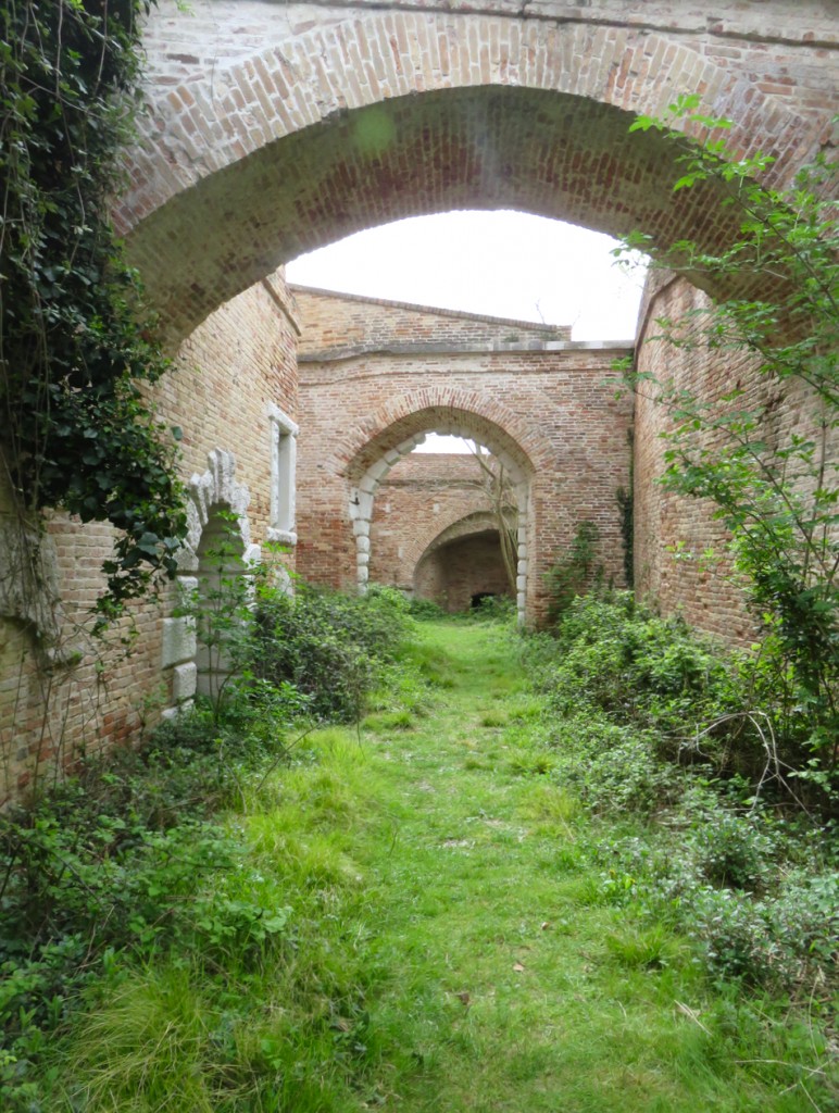 Venezia, oltre Venezia, Slow Venice, forte Sant'Andrea, gallerie