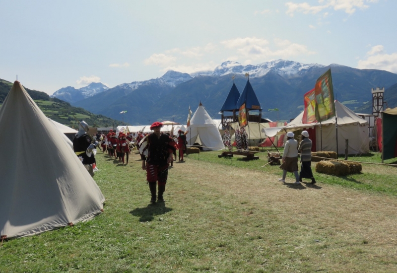 Ritterspiele, Sluderno, festa medievale, Sluderno, val Venosta, Vinschagu, Sud Tirolo, Alto Adige, giochi cavallereschi