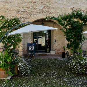 se son rose, bar nel borgo di Cordovado