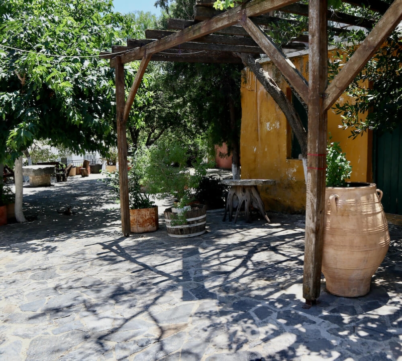  piazza di Ano Asites, creta alternativa